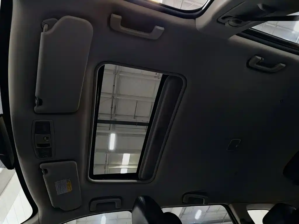 Mitsubishi Outlander — фото 14