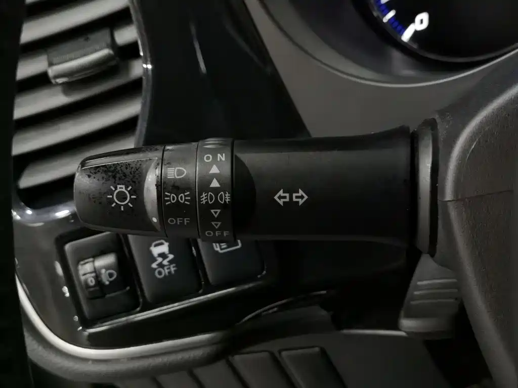 Mitsubishi Outlander — фото 21