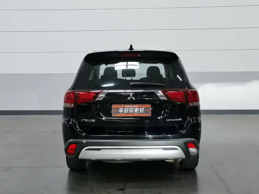 Mitsubishi Outlander — фото 4