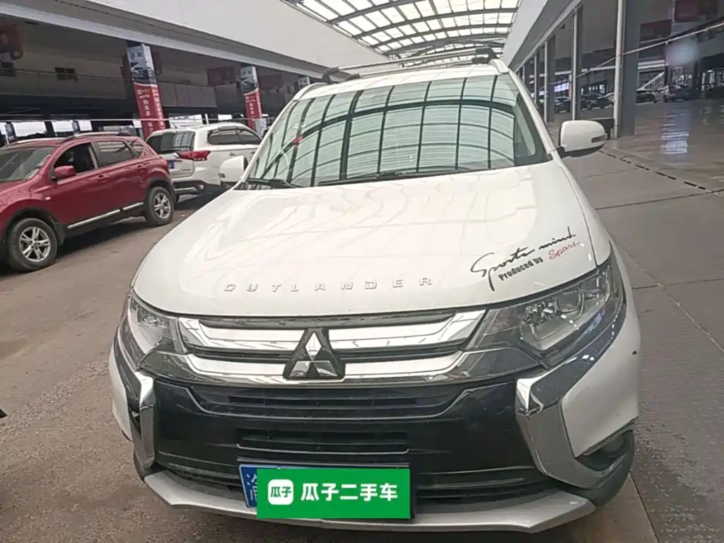 Mitsubishi Outlander — фото 2