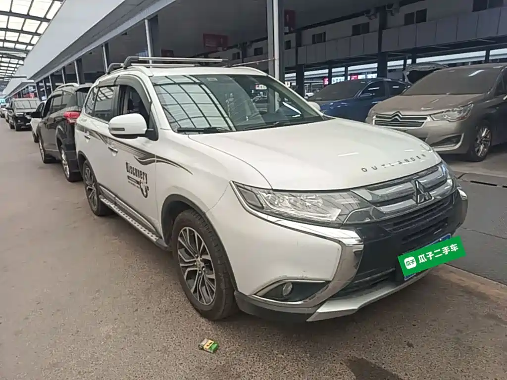 Mitsubishi Outlander — фото 3