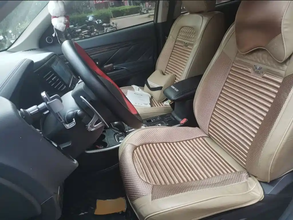 Mitsubishi Outlander — фото 13
