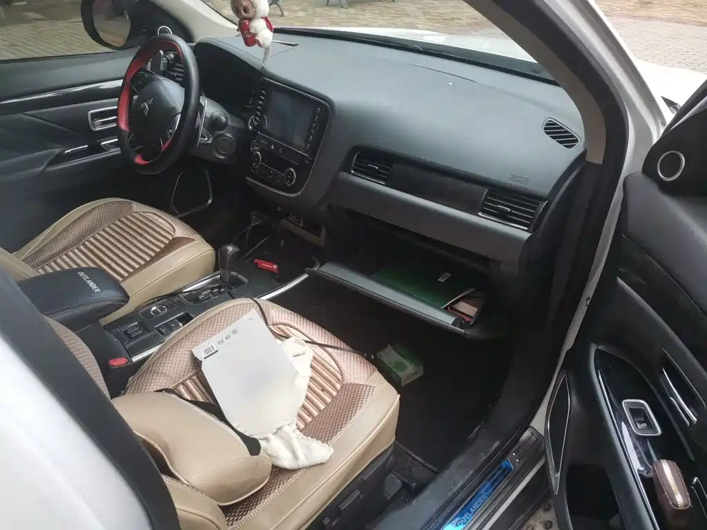 Mitsubishi Outlander — фото 18