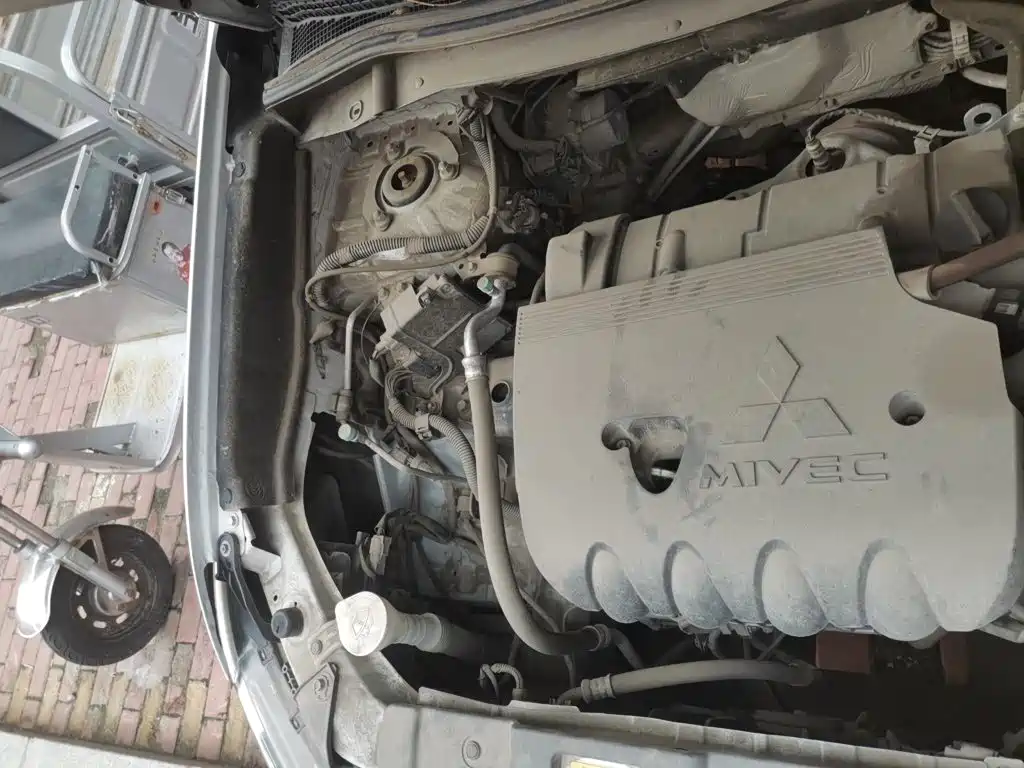 Mitsubishi Outlander — фото 19