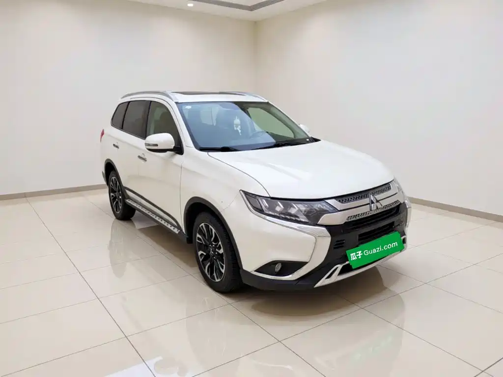 Mitsubishi Outlander — фото 22