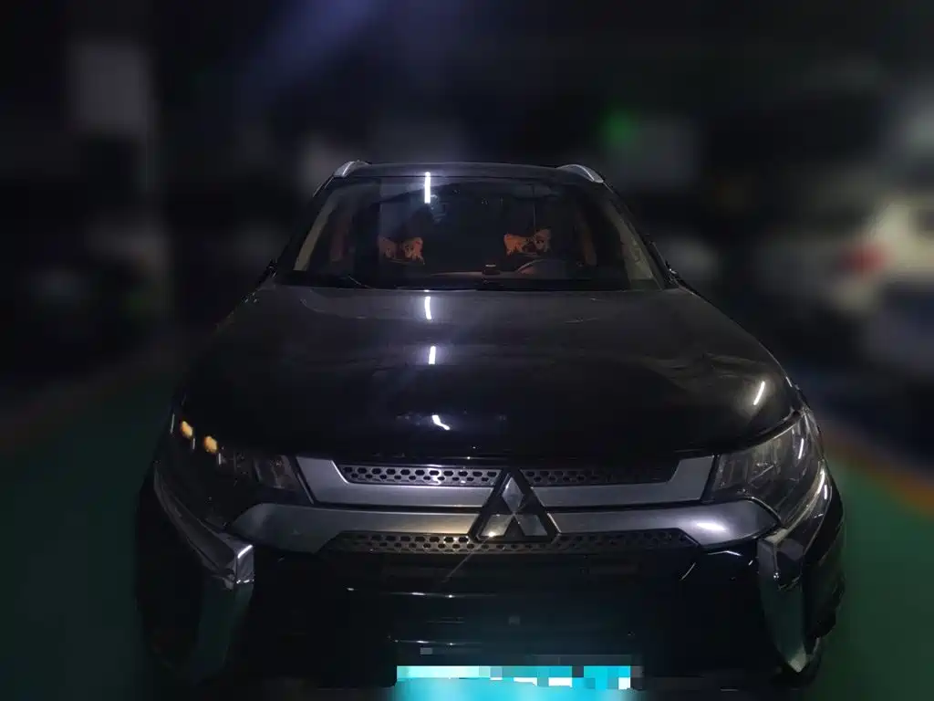 Mitsubishi Outlander — фото 2