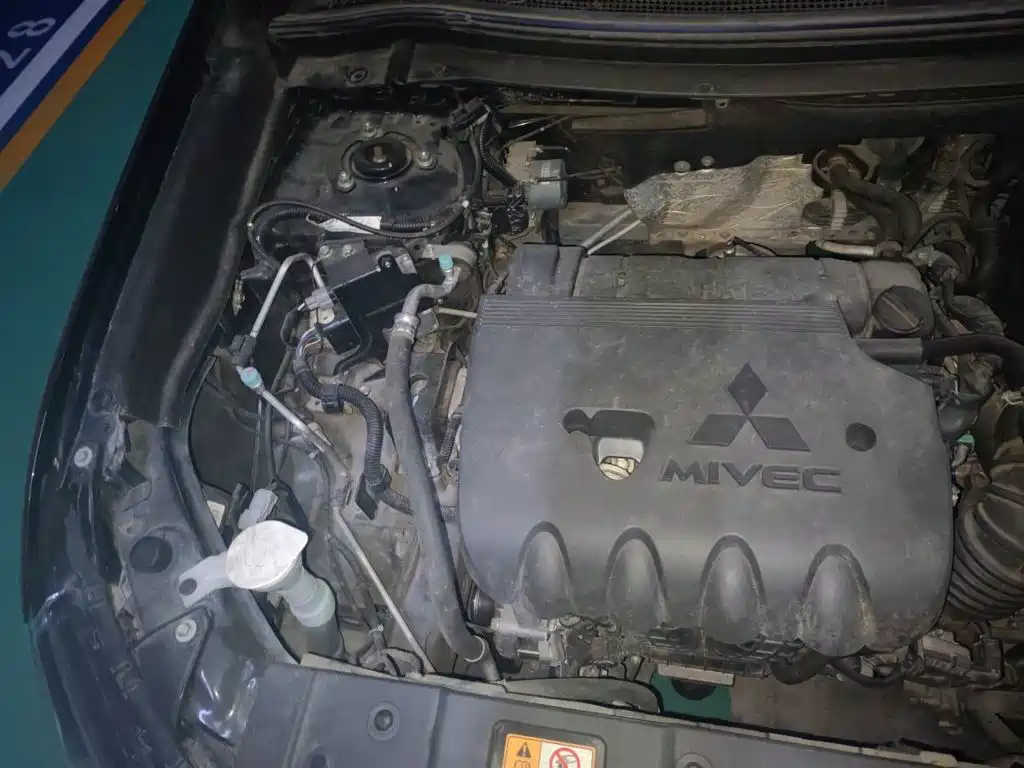 Mitsubishi Outlander — фото 20