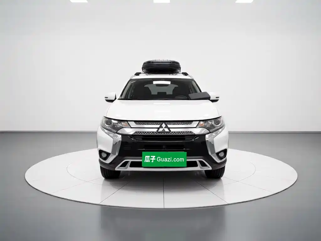 Mitsubishi Outlander — фото 2