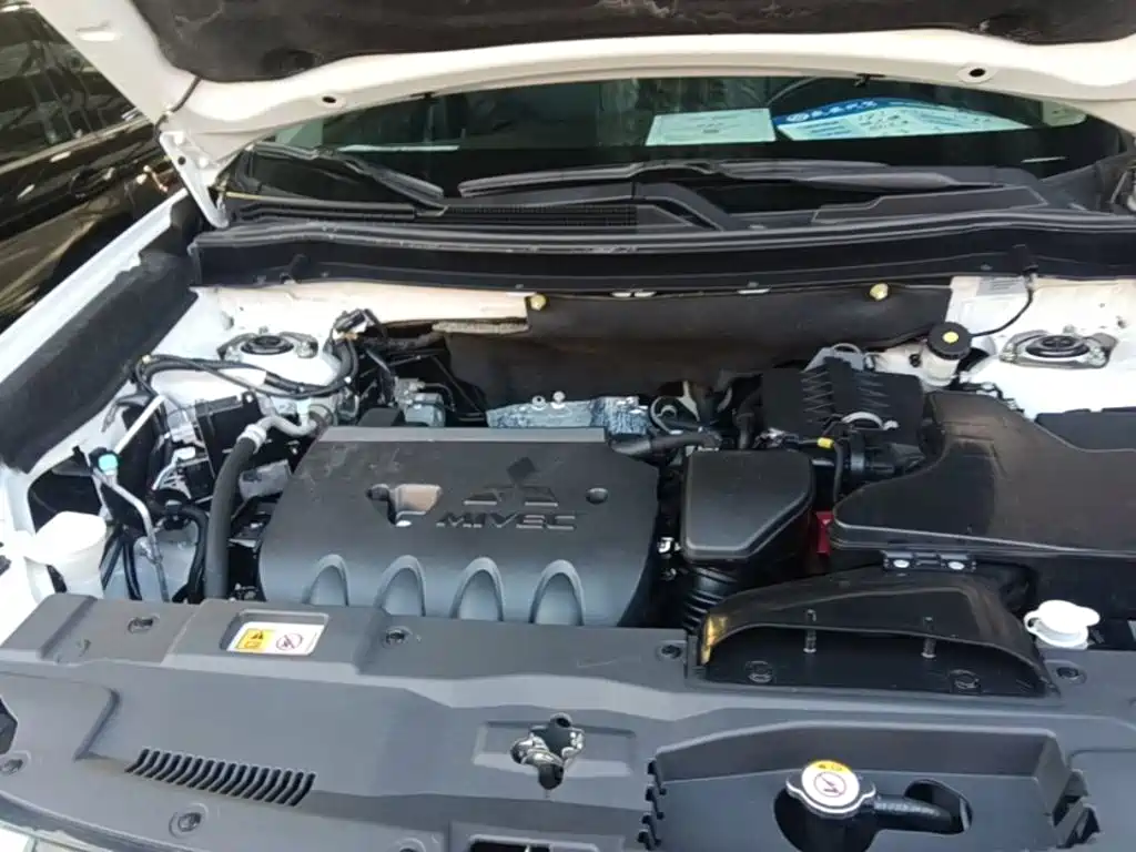 Mitsubishi Outlander — фото 19