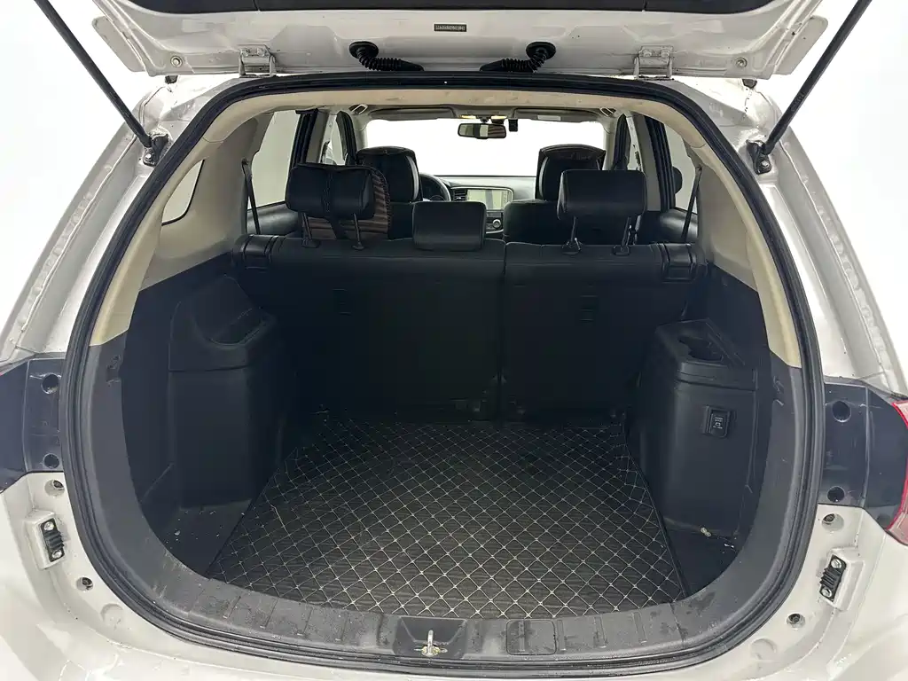 Mitsubishi Outlander — фото 19