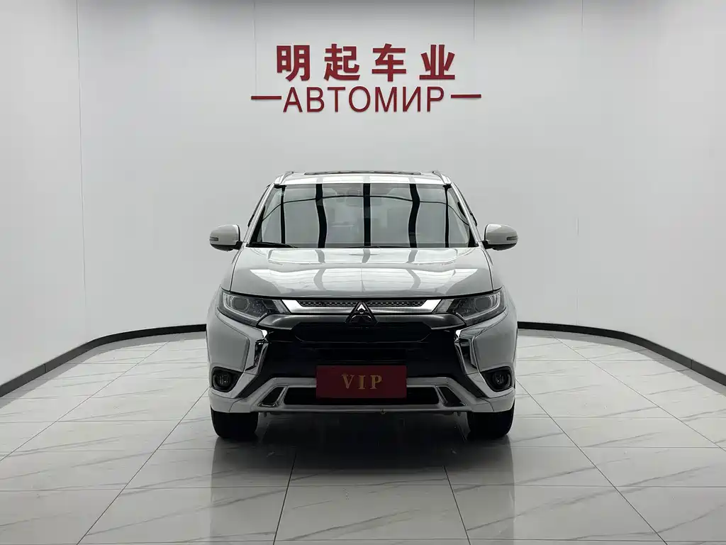 Mitsubishi Outlander — фото 3