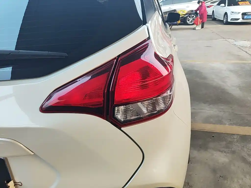 Nissan Kicks — фото 7