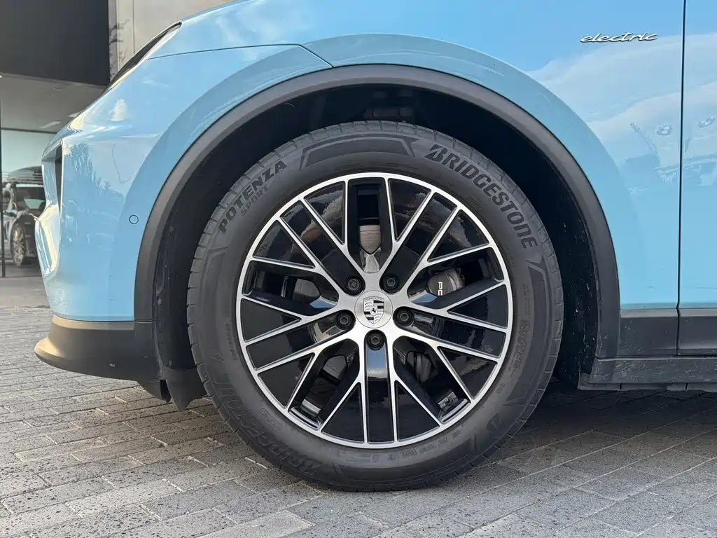 Porsche Macan EV — фото 15