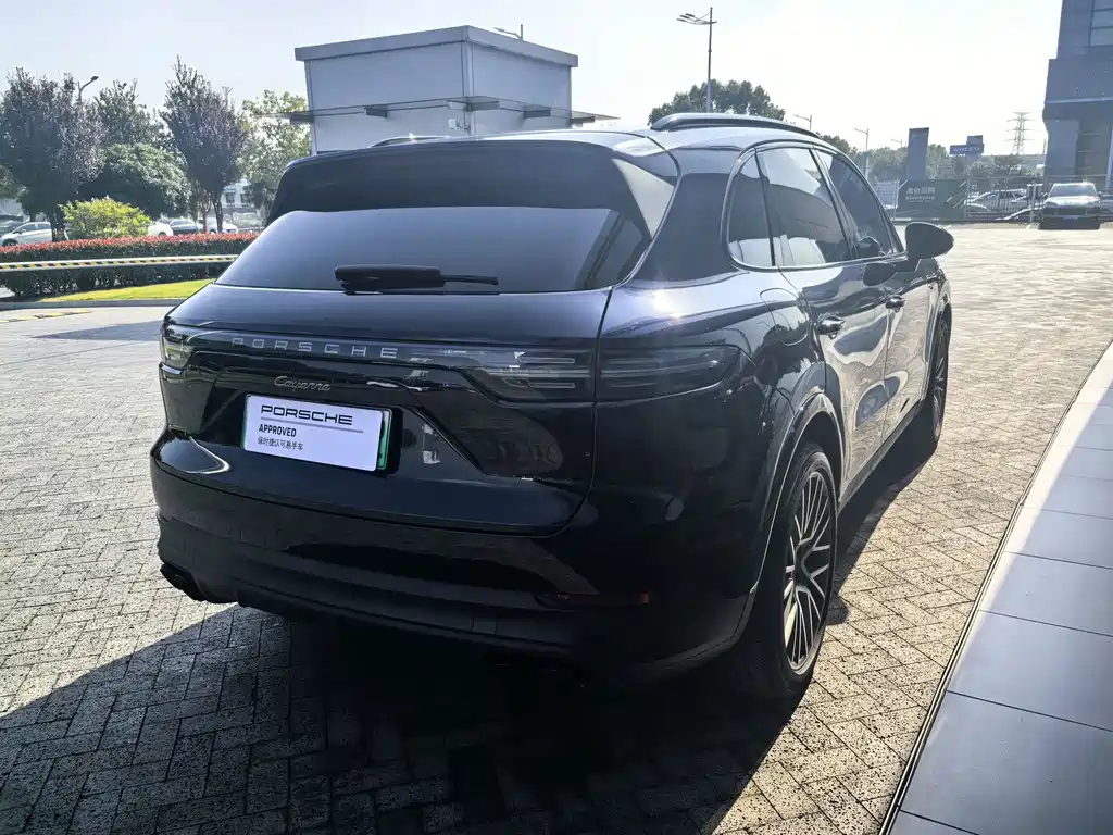 Porsche Cayenne Hybrid — фото 11