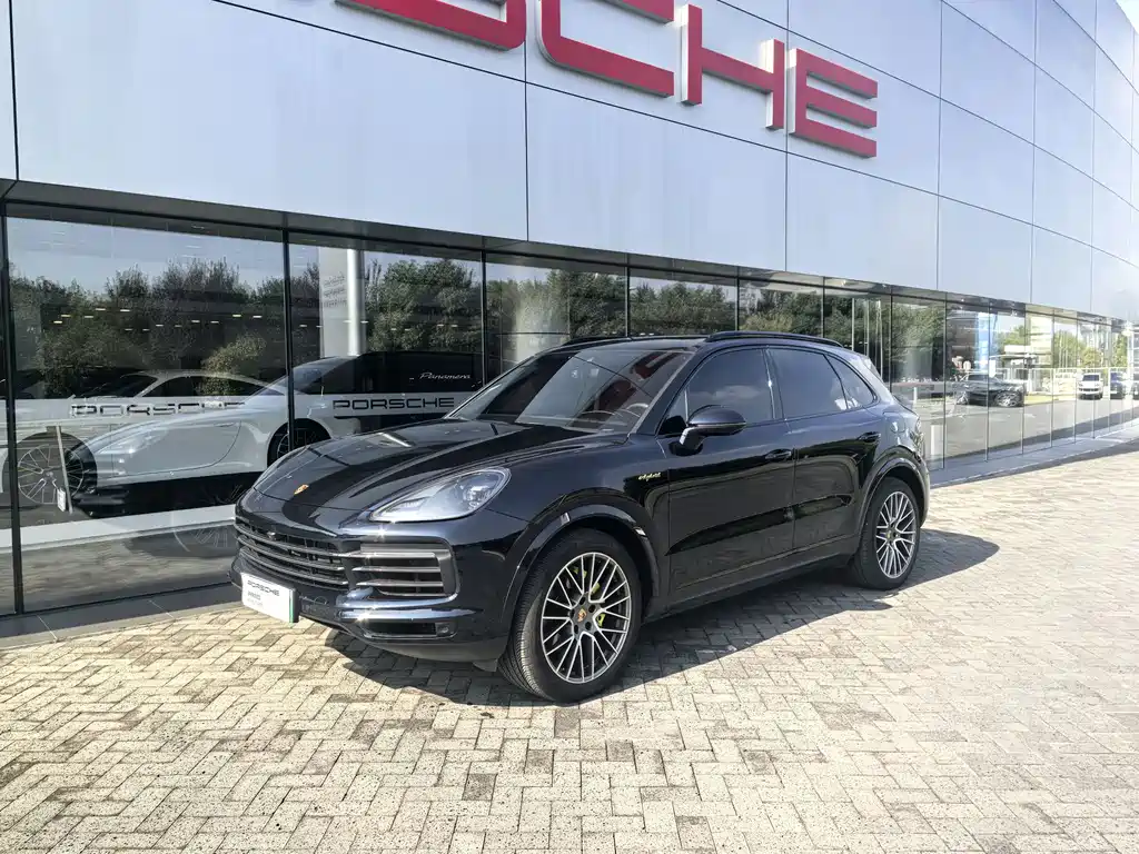 Porsche Cayenne Hybrid — фото 1