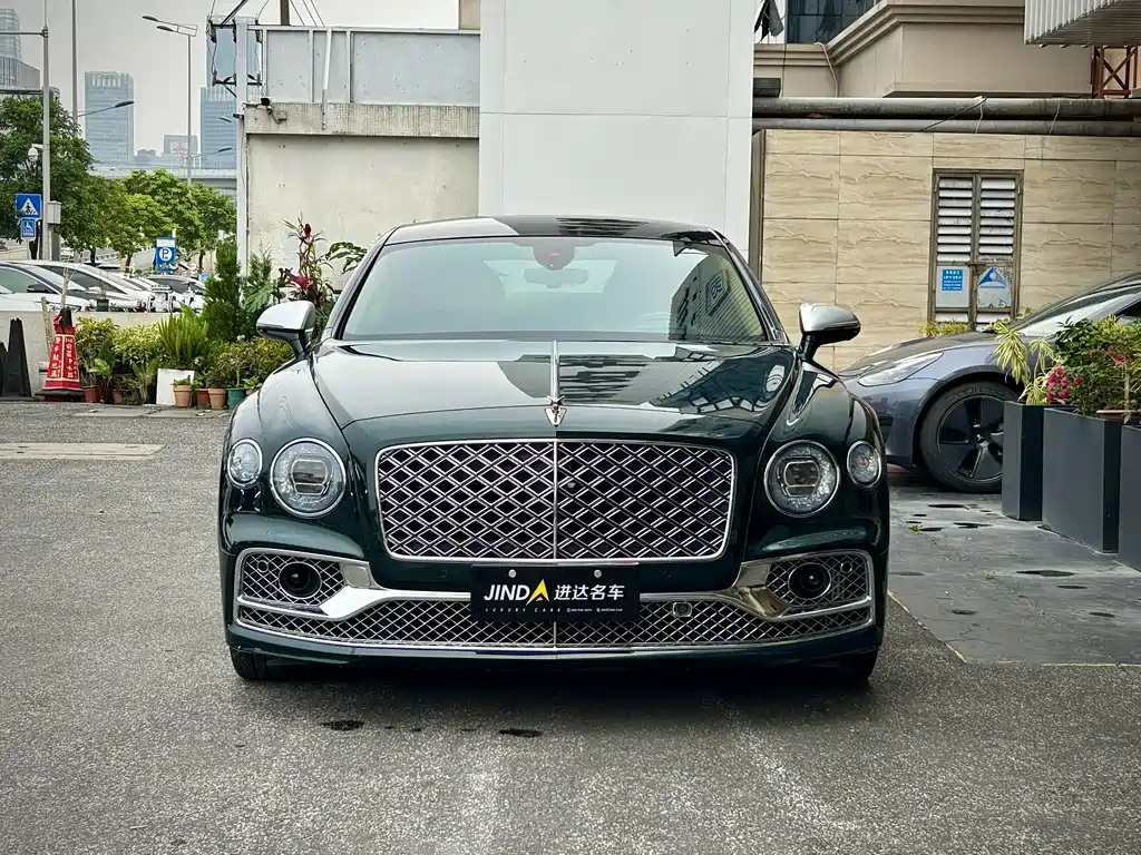 Bentley Flying Spur — фото 2
