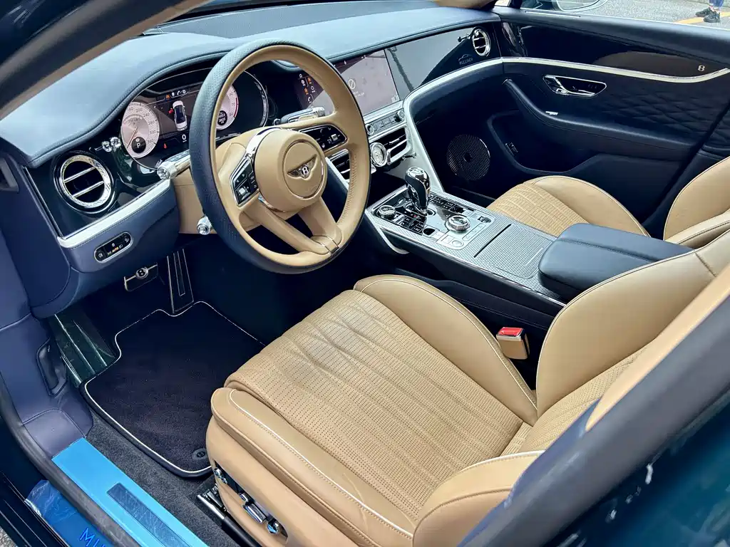Bentley Flying Spur — фото 3