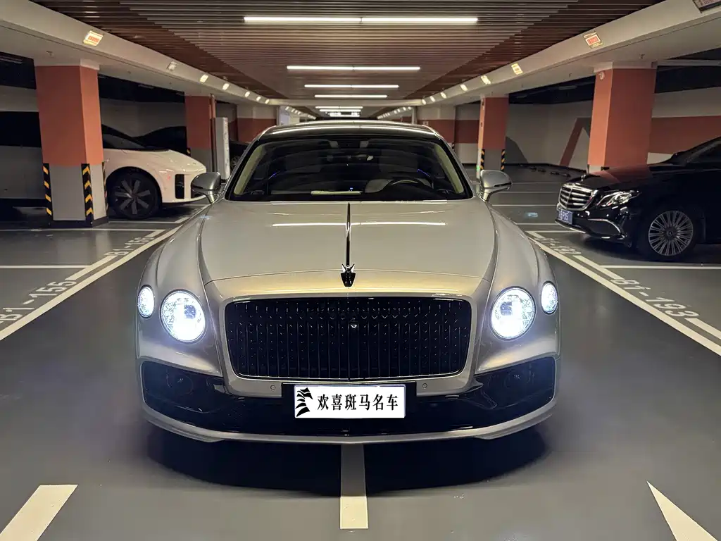 Bentley Flying Spur — фото 2