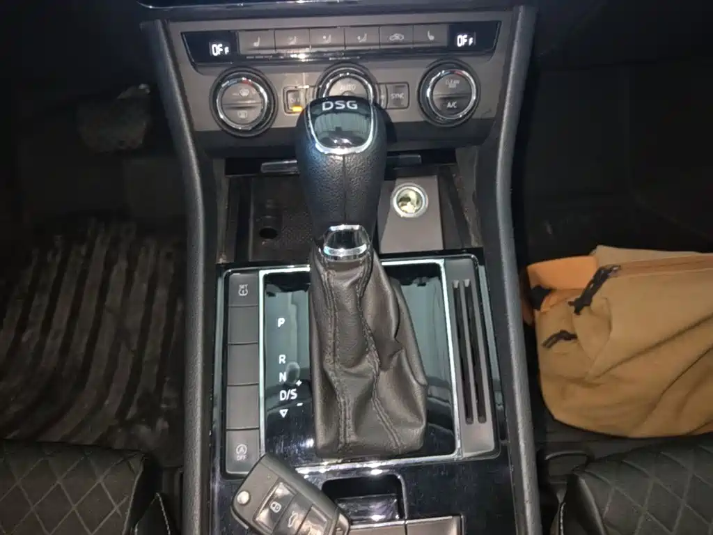 Skoda Superb — фото 13