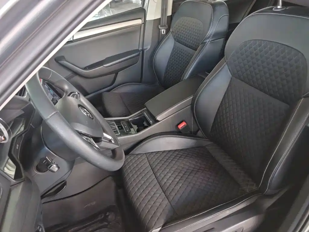 Skoda Superb — фото 14