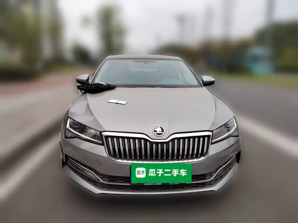Skoda Superb — фото 2