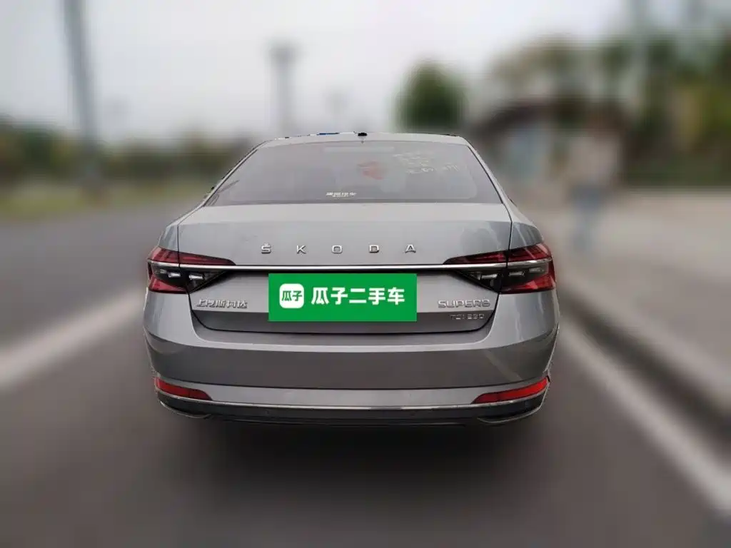 Skoda Superb — фото 3