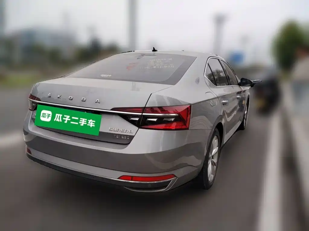 Skoda Superb — фото 4
