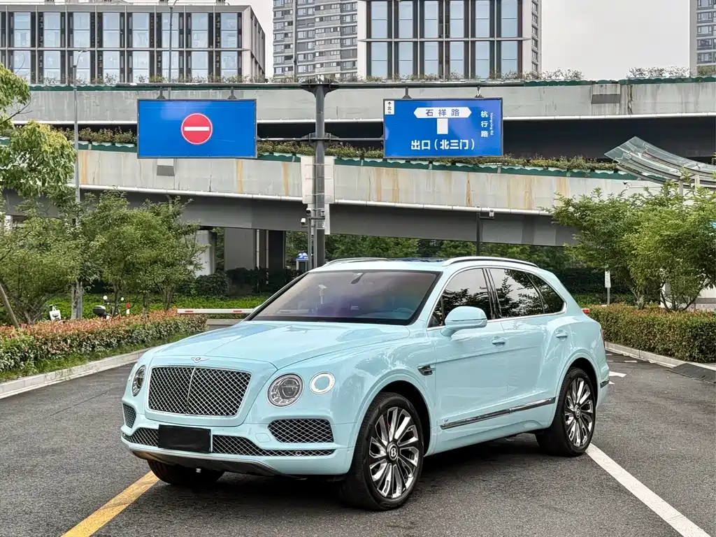 Bentley Bentayga — фото 2