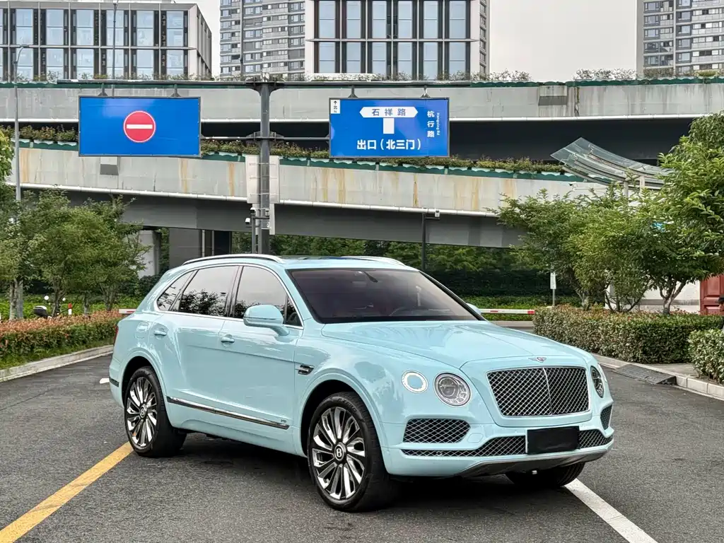 Bentley Bentayga — фото 3