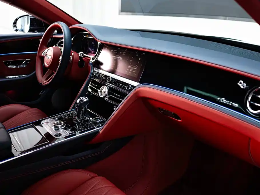 Bentley Flying Spur — фото 14