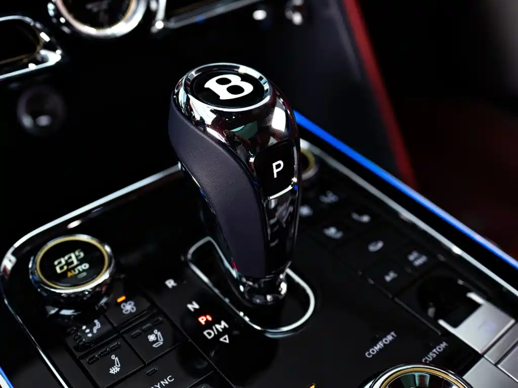 Bentley Flying Spur — фото 15