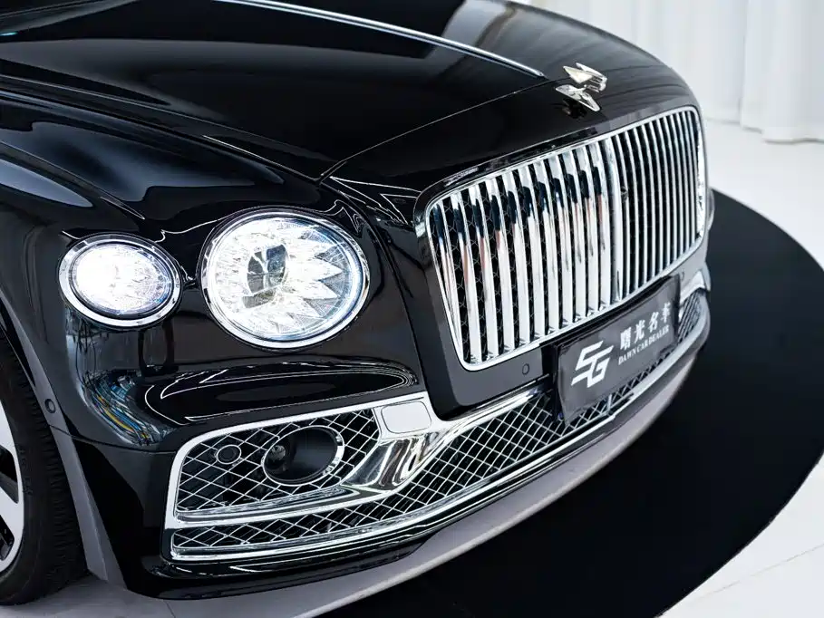 Bentley Flying Spur — фото 22