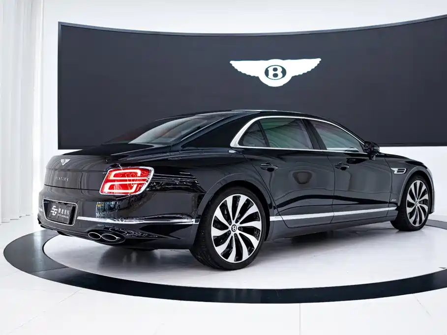 Bentley Flying Spur — фото 4