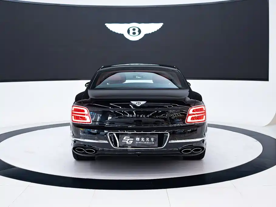 Bentley Flying Spur — фото 5