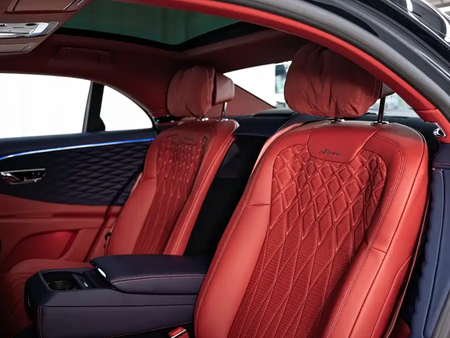 Bentley Flying Spur — фото 10