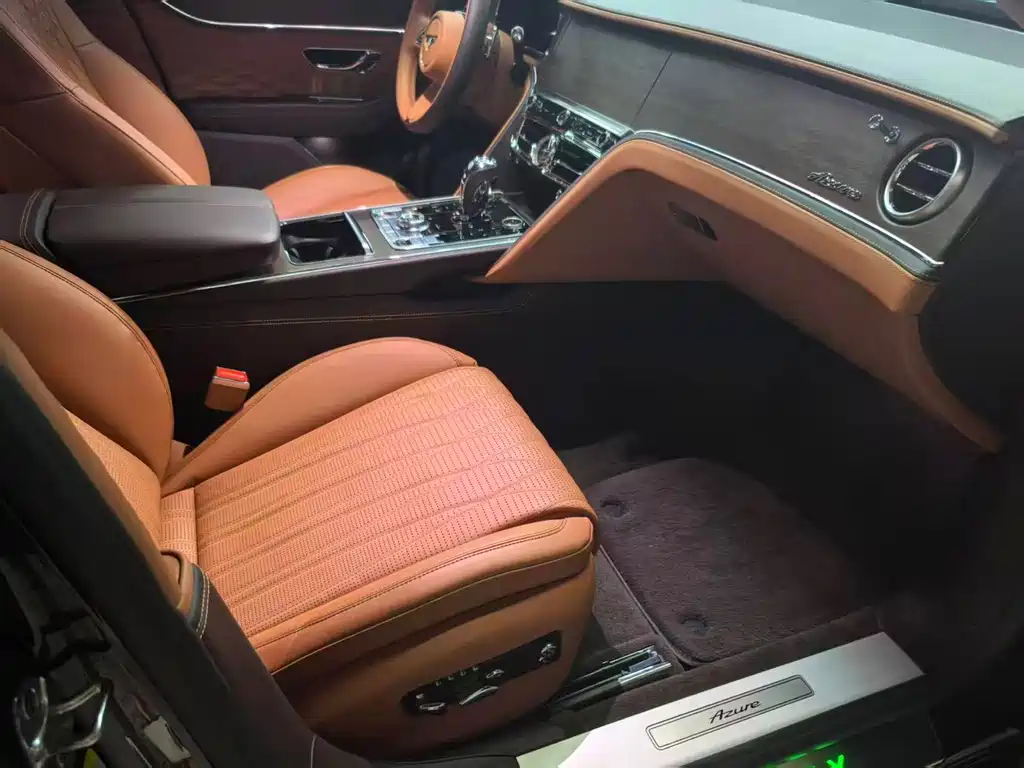 Bentley Flying Spur — фото 5