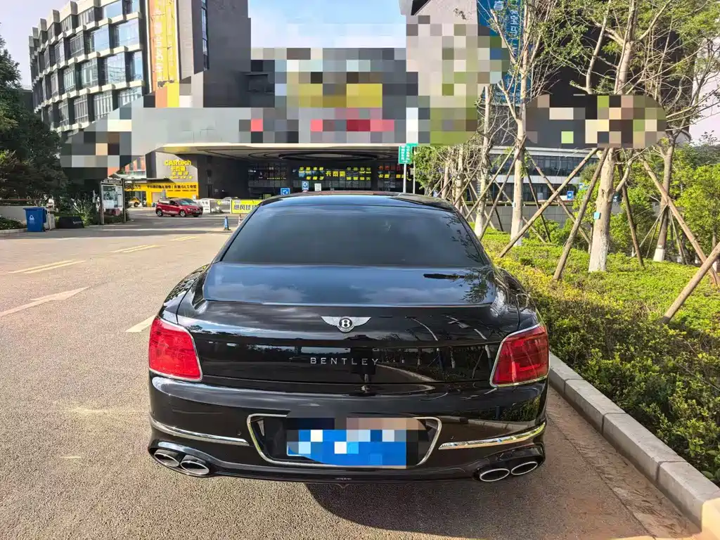 Bentley Flying Spur — фото 8