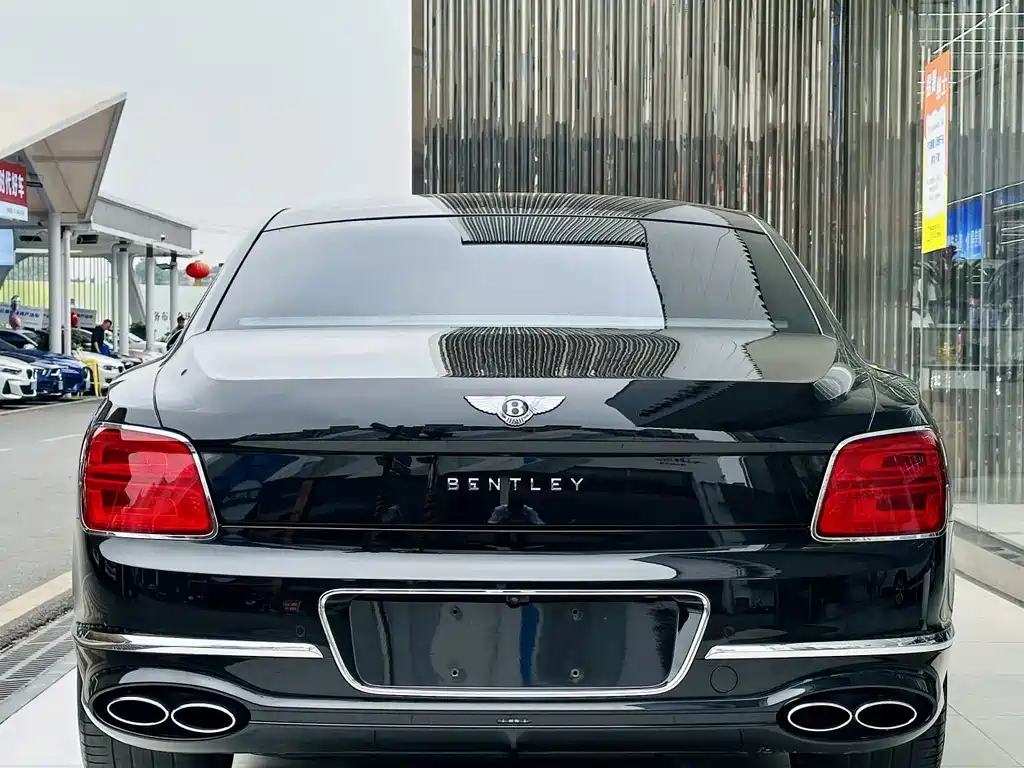 Bentley Flying Spur — фото 4