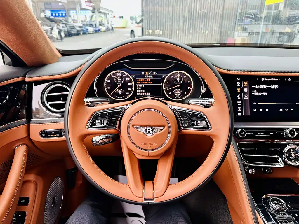Bentley Flying Spur — фото 6