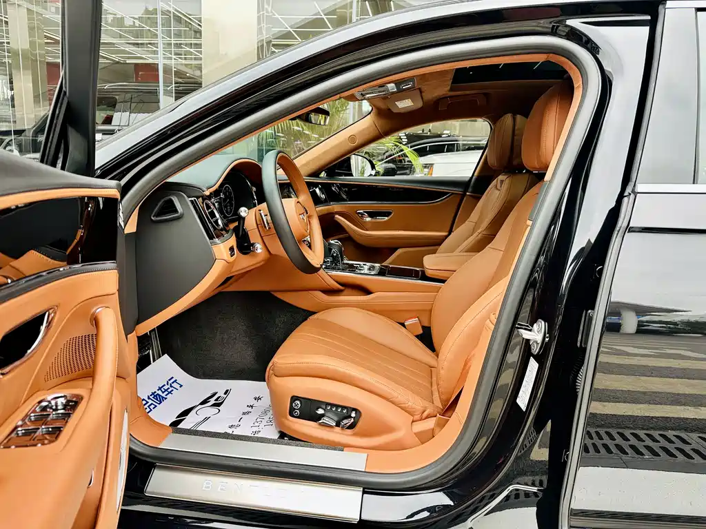 Bentley Flying Spur — фото 8