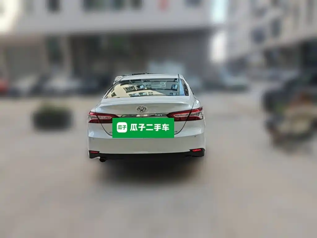Toyota Camry — фото 5