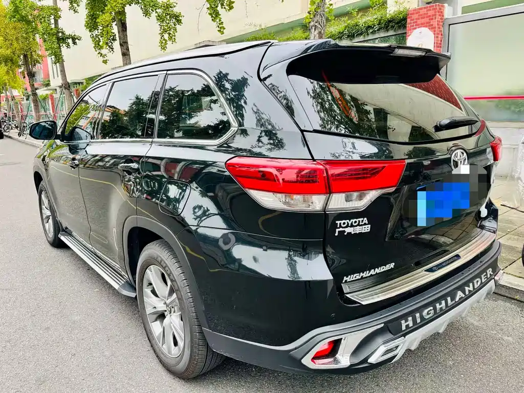 Toyota Highlander — фото 3