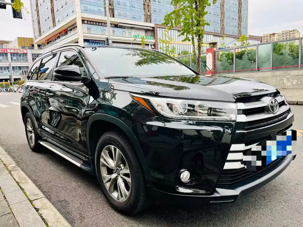 Toyota Highlander — фото 4