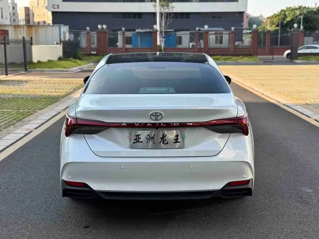 Toyota Avalon — фото 5