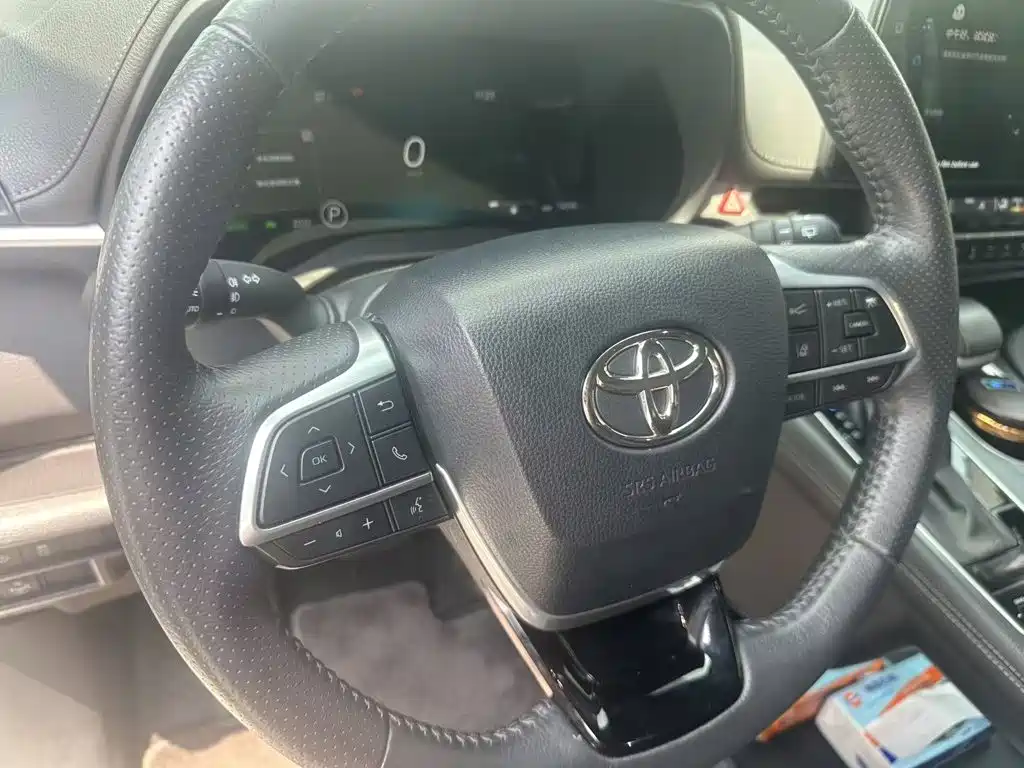 Toyota Sienna — фото 3