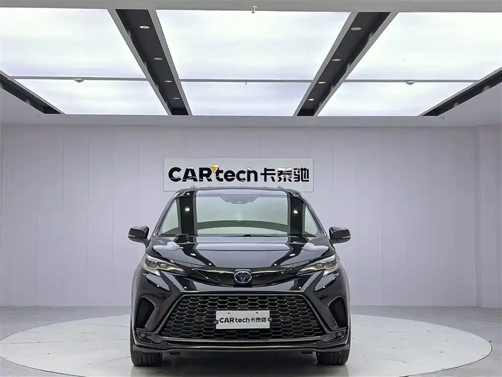 Toyota Granvia — фото 2
