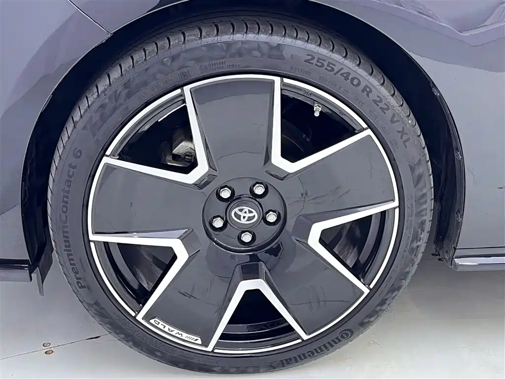 Toyota Granvia — фото 10