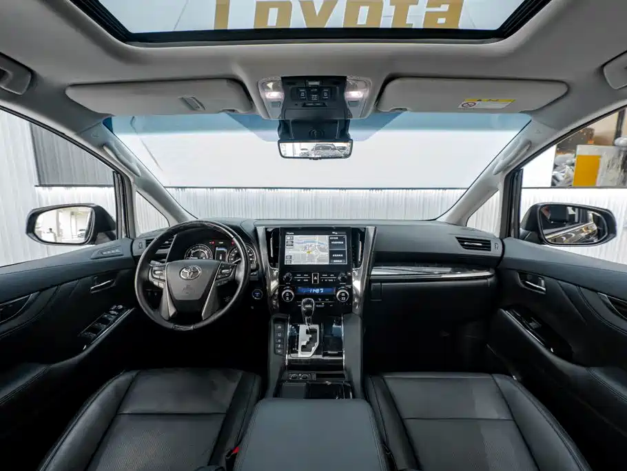 Toyota Vellfire — фото 14