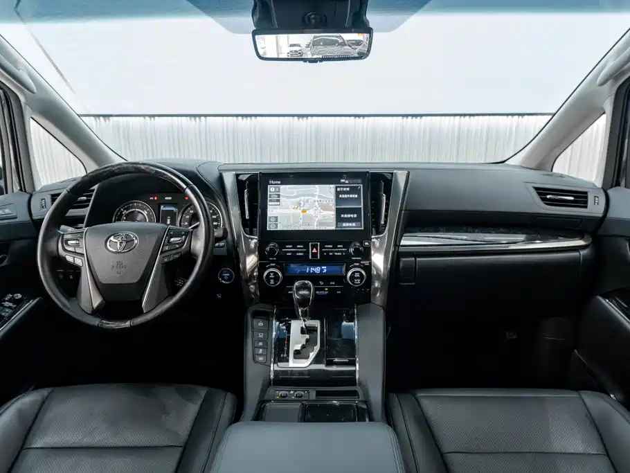 Toyota Vellfire — фото 15