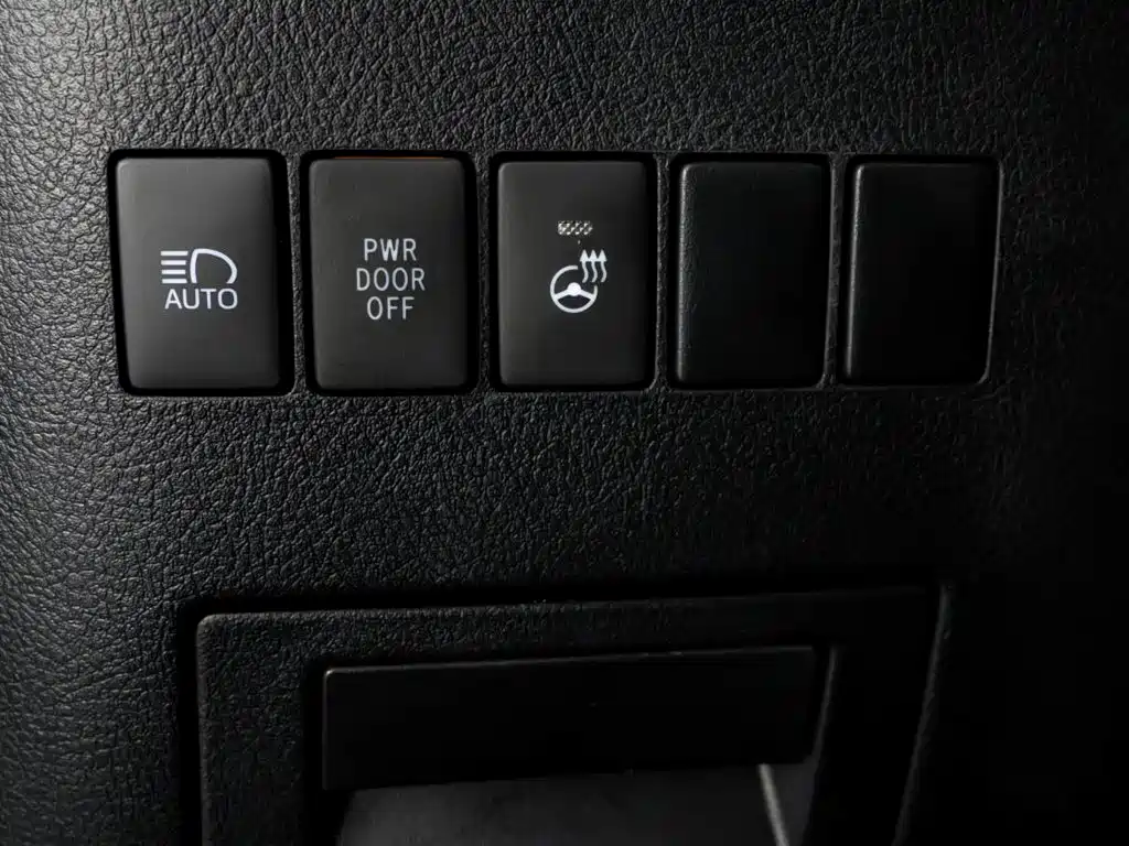 Toyota Vellfire — фото 17